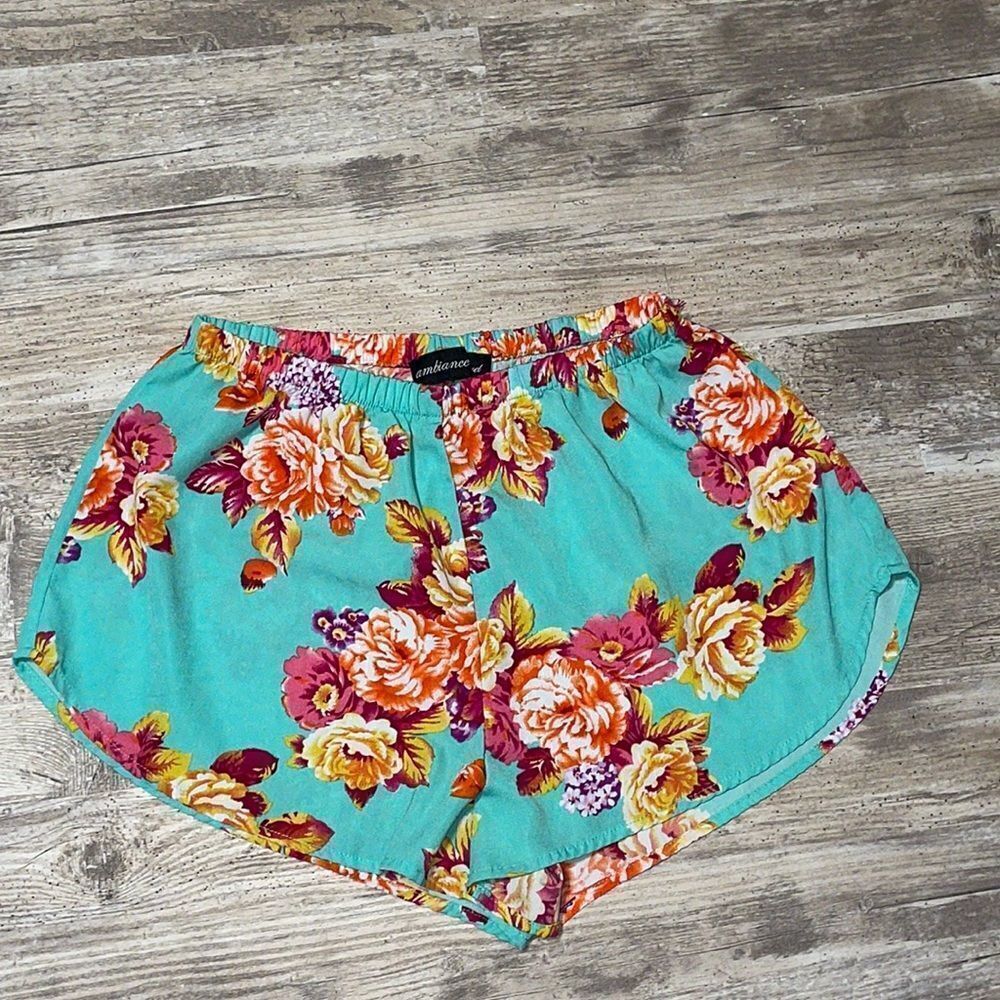 Ambience shorts medium
